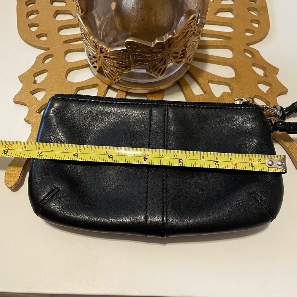 Coach Clutch - Picture 5 of 5